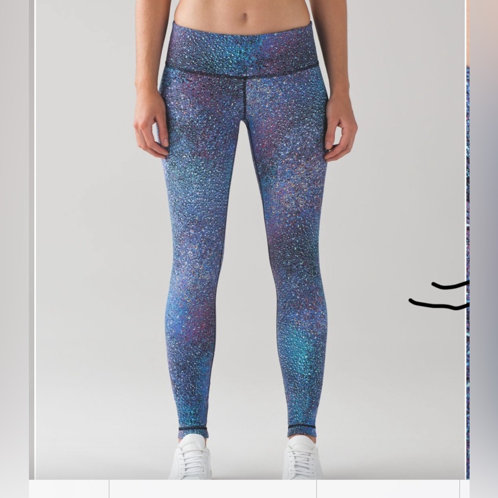 Lululemon Wunder Under Pant III (Full-On Luxtreme)
Strive Multi Black